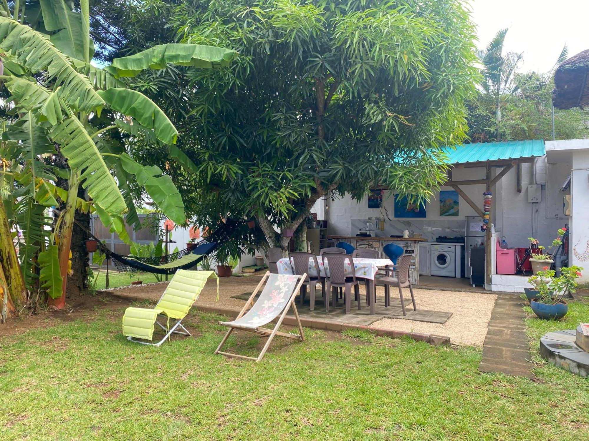 Cazhibiscus Bed & Breakfast Trou aux Biches Exterior photo