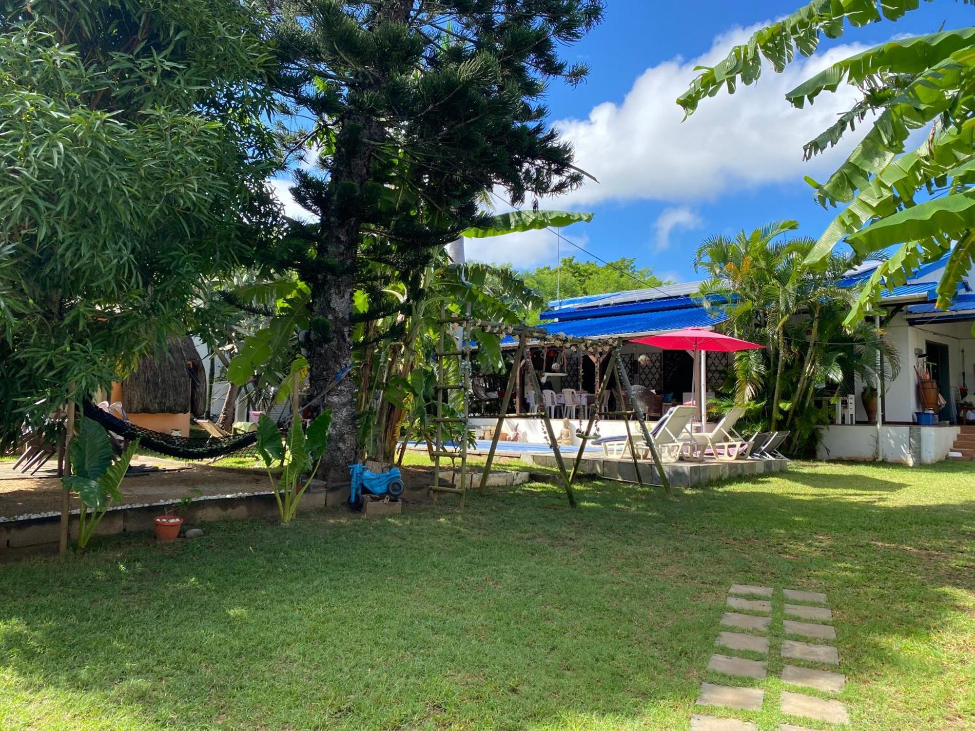 Cazhibiscus Bed & Breakfast Trou aux Biches Exterior photo
