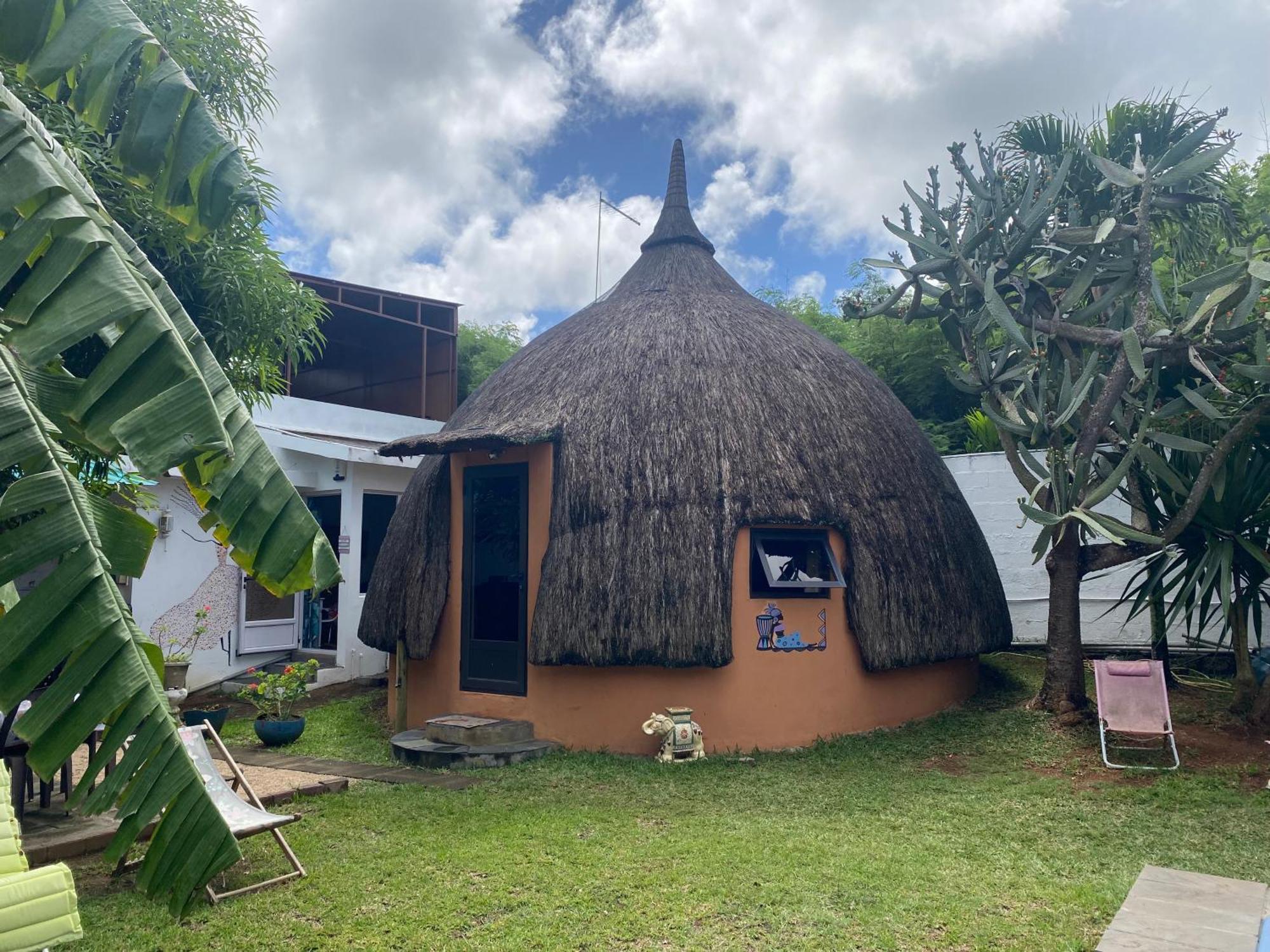 Cazhibiscus Bed & Breakfast Trou aux Biches Exterior photo