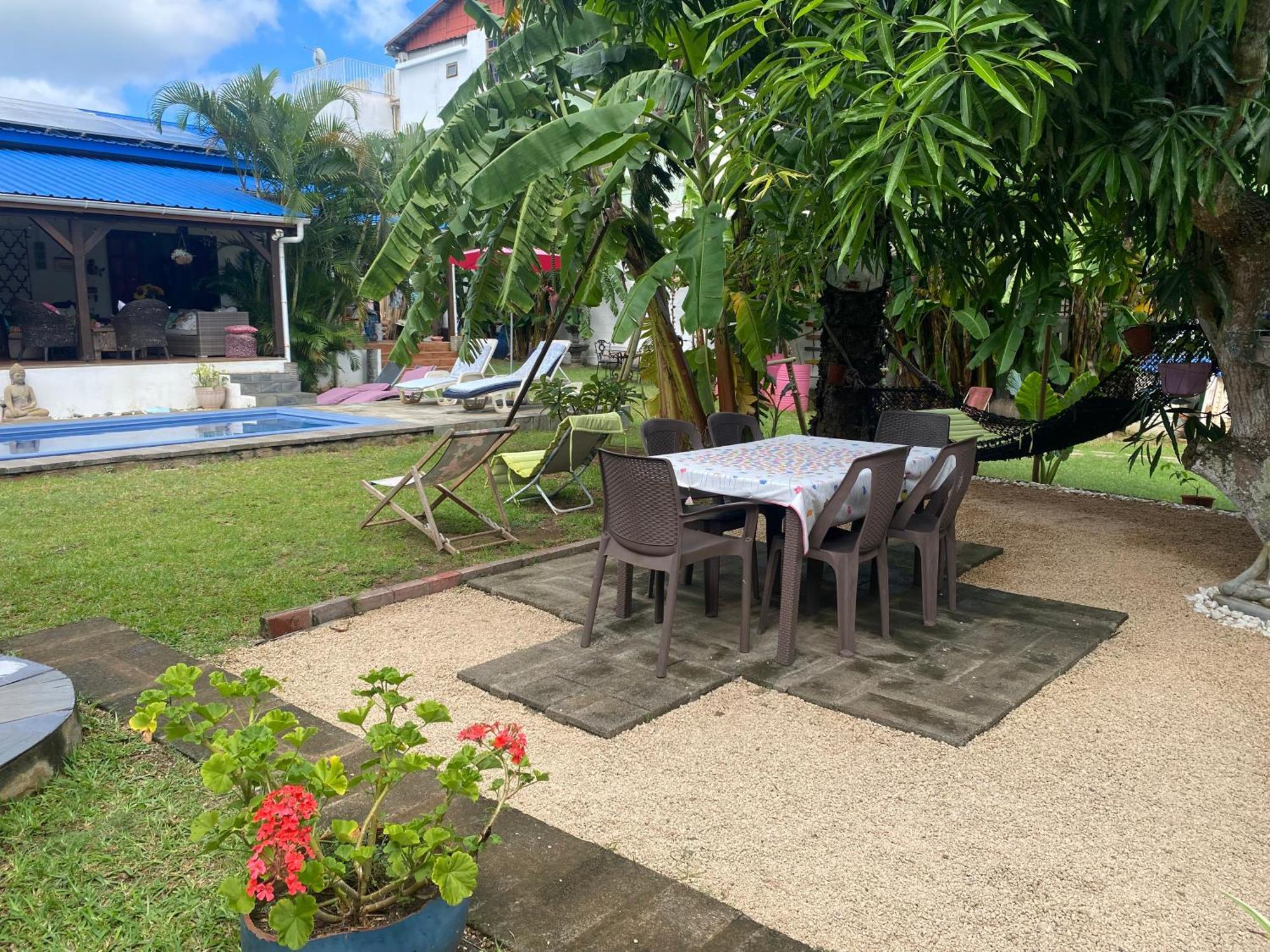 Cazhibiscus Bed & Breakfast Trou aux Biches Exterior photo