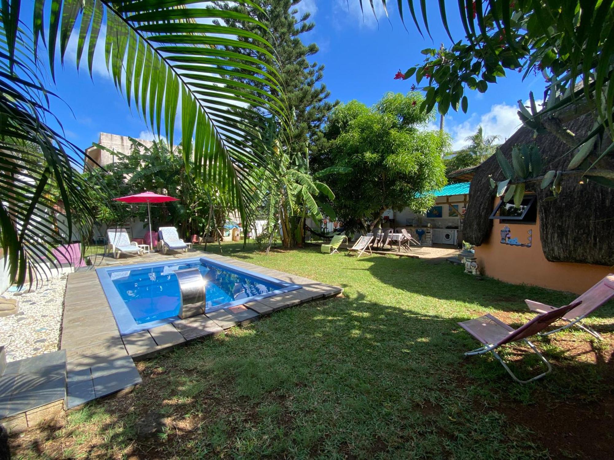 Cazhibiscus Bed & Breakfast Trou aux Biches Exterior photo
