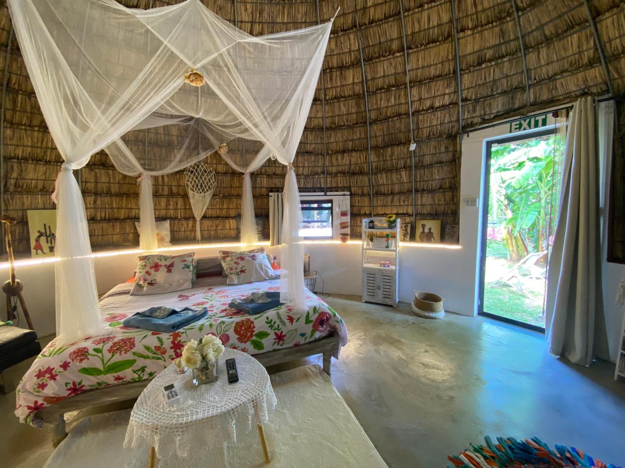 Cazhibiscus Bed & Breakfast Trou aux Biches Exterior photo